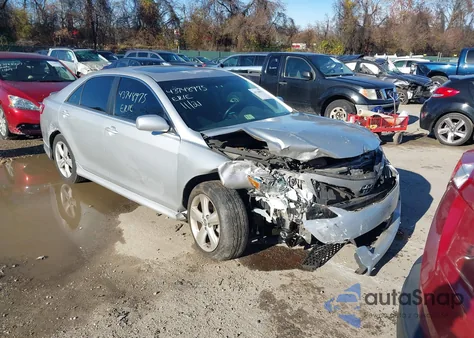 2011 Toyota Camry Se z USA, uszkodzony, nr VIN 4T1BF3EK2BU226387
